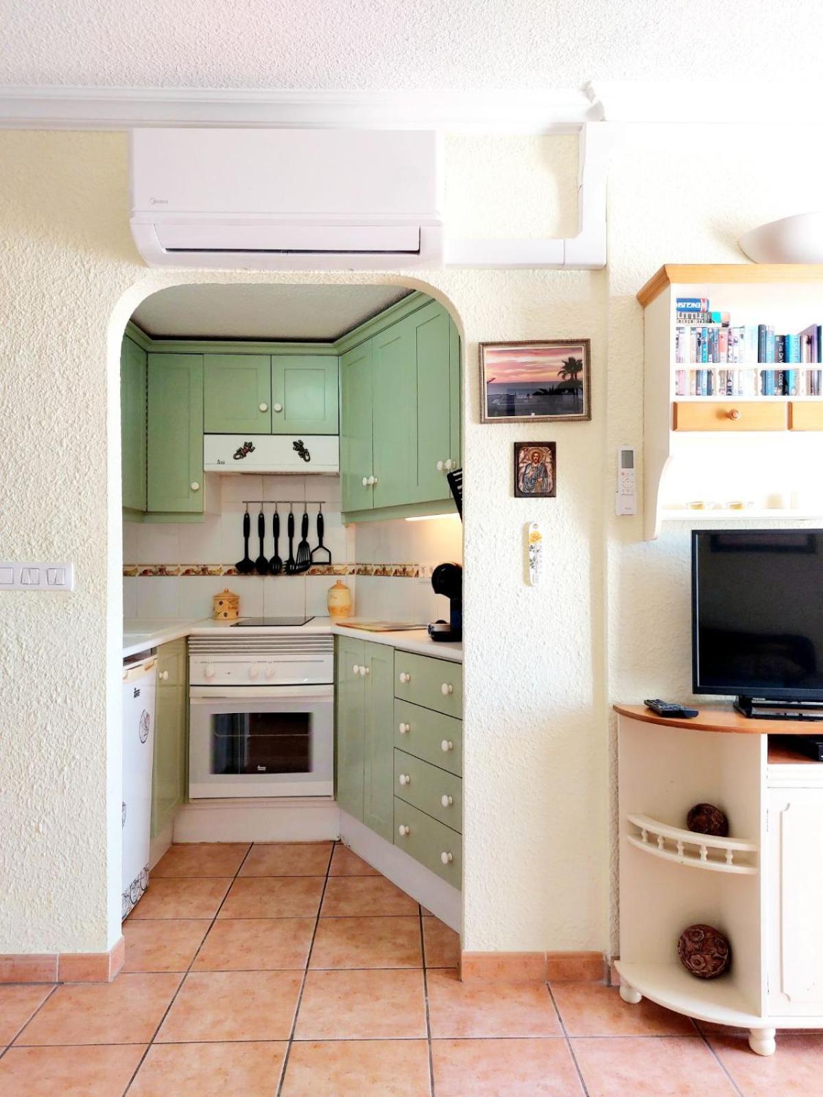 First Line Villa Floor Studio Apartment With Amazing Sea View Air Conditioned Just 50M From The Beach Costa Adeje  Kültér fotó